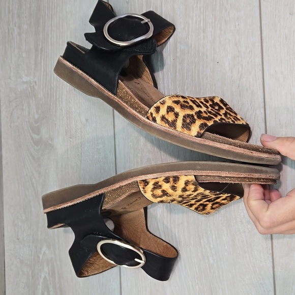 Sofft Women Leopard Leather Cow Hair Ankle Sandals Shoes Sz 9.5M - Picture 9 of 13